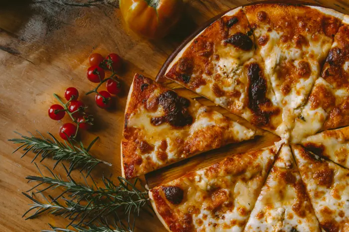 Healthy Margherita Pizza